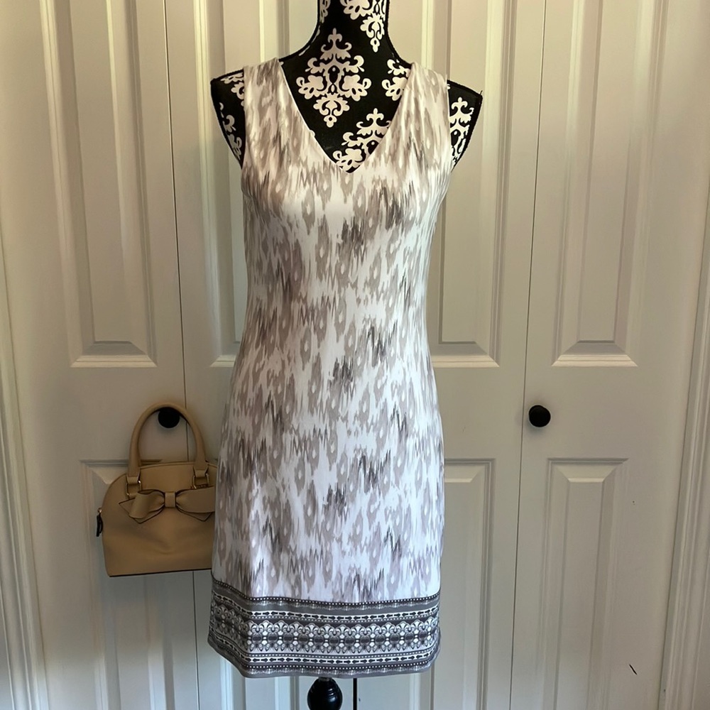 Just listed😱white w/shades of gray V necked sleeveless dress